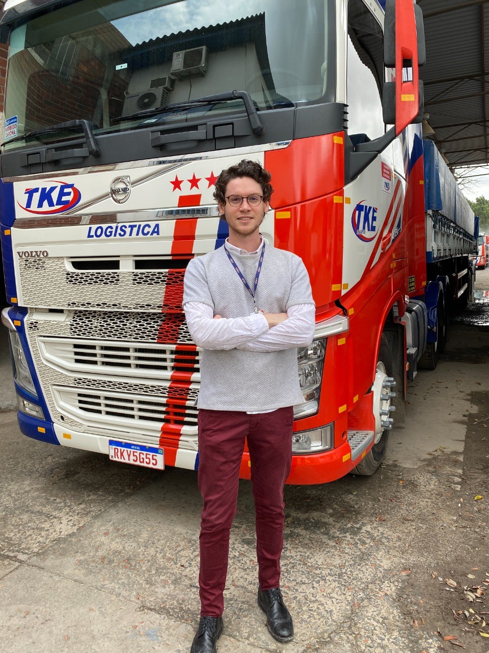 Jovem empresário se destaca em empresas de transporte